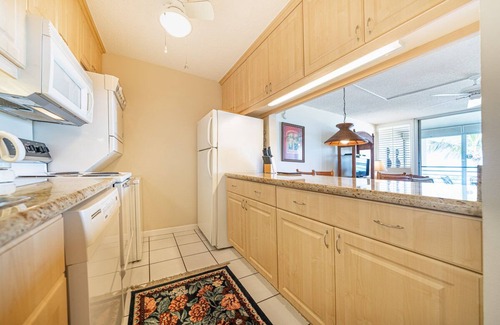 Kihei Condo | 1-bedroom condo, short walk to Kamaole Beach - Summer Special - 190.00 a Night!