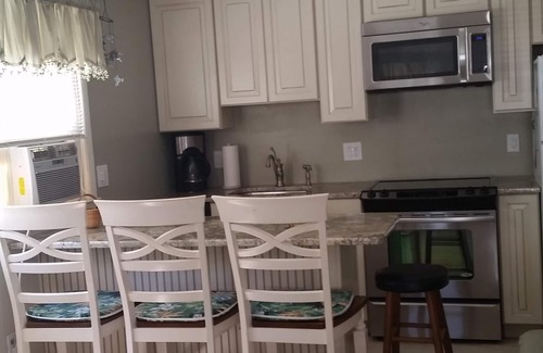 South End Condo | 1 Bedroom Condo - Steps to Beach - Ocean City - New Jers