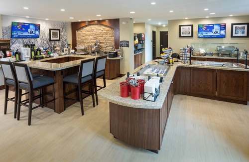 West Omaha Condo | 1 Bedroom | Free Breakfast. Indoor Pool