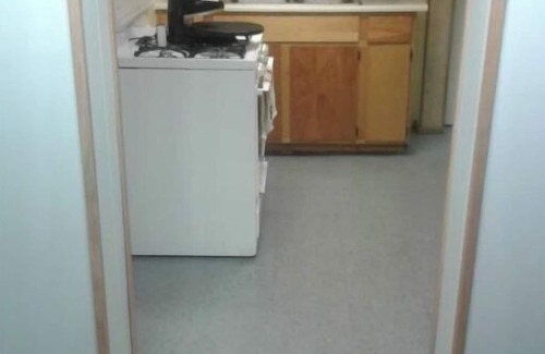 Alton House | 1 Bedroom Furnished Basement Apartment Close to Phillips 66