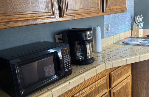 Enterprise House | 1-bedroom guest house with gated yard and WiFi,Pet friendly, Las Vegas