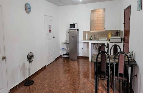 La Libertad House | 1-Bedroom ⛱️LA FORTALEZA's Guesthouse near BEACH