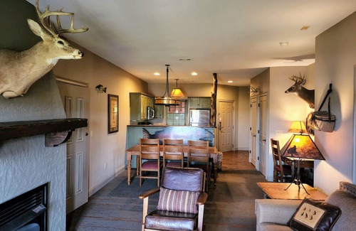 Big Cedars Villa | 1 Bedroom Lodge, WILDERNESS CLUB AT BIG CEDAR Ridgedale, MO