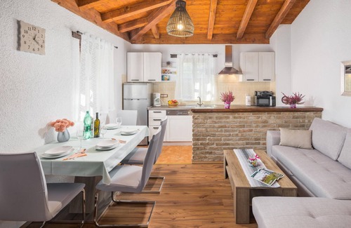 Medvidici House | 1 bedroom lovely home in Sv.Lovrec