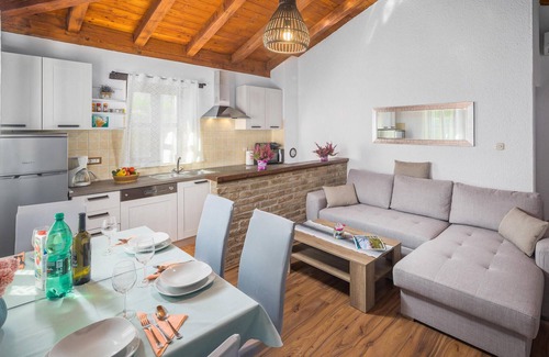 Medvidici House | 1 bedroom lovely home in Sv.Lovrec