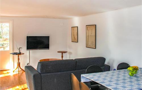 Bredavik House | 1 Bedroom Lovely Home In Sturkö