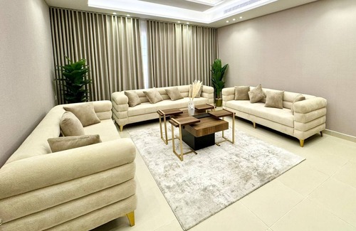 Mecca Apartment | 1 Bedroom Modern Stylish Apartment with Large Living Room Near Haram 4B