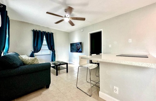 River Oaks Apartment | 1-bedroom n Fort Lauderdale w/FREE Parking,Kitchen,Patio-8mins to FLL Airport @2