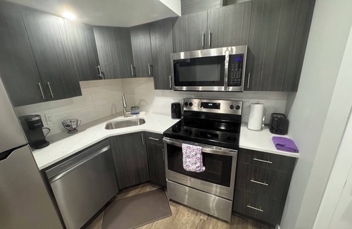 Regina House | 1-Bedroom | On site Parking | near YQR Airport