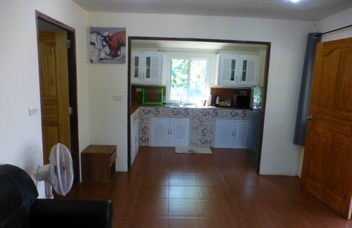 Chiang Wang House | 1 bedroom pool Villa Tropical fruit garden Fast Wi-Fi Smart Tv Home Cooking