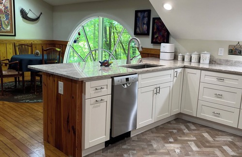 Weaverville Cottage | 1-bedroom secluded cottage forest view trails 15 min to Asheville. Pet friendly
