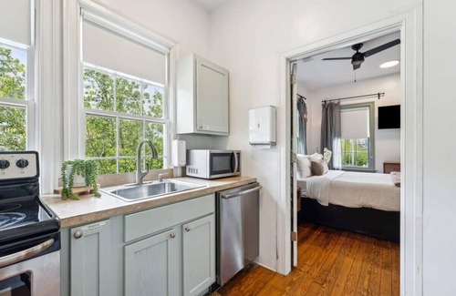 Westside Apartment | 1 Bedroom Suite w/Full Kitchen & Private Balcony