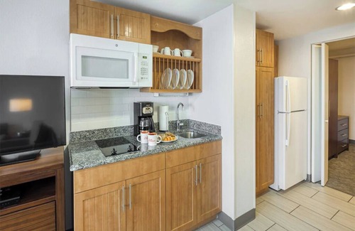 Yachting Village Condo | 1 Bedroom Suite w/Mini Kitchen in Newport, Inn At The Harbor Resort!