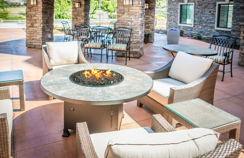 Folsom Condo | 1 Bedroom Suite | WFH-friendly + Pool + BBQ Grills