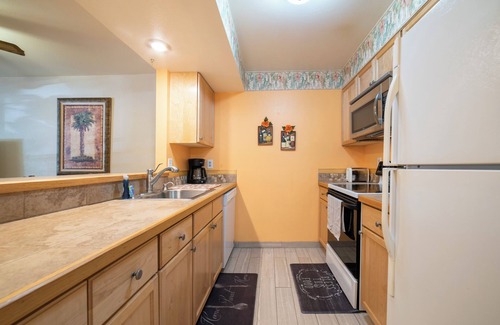 Kihei Condo | 1-Bedroom Tropical Getaway, Kihei Bay Vista