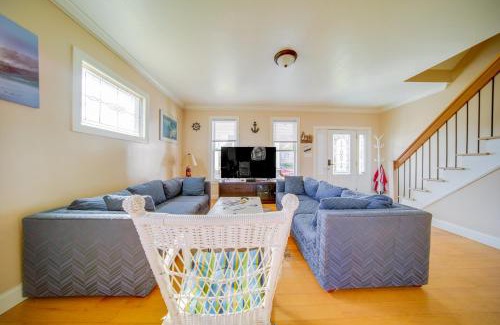 Ashtabula House | 1 Block to Bridge Street Lake Erie Vacation Home!