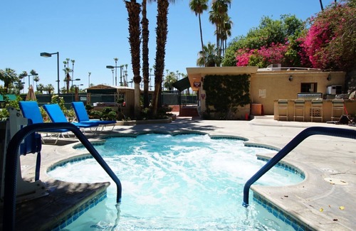 Historic Tennis Club Condo | 1-BR Condo near Palm Canyon Drive | Pools + Spa