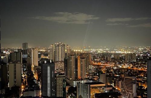 San Antonio Apartment | 1 BR Condo w Balcony in Air Residence Makati