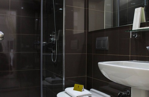 Makati Apartment | 1-BR Deluxe @ ACQUA Livingstone 3004B