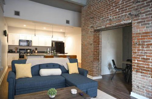 Cultural District Apartment | 1 Br Downtown Pittsburgh With Best Roof Top View