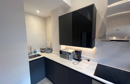North Richmond Apartment | 1 BR Flat opposite Richmond Tube Station 2 beds