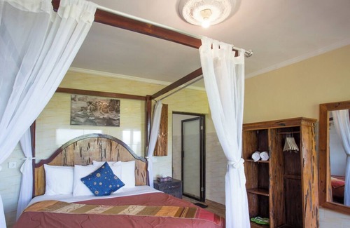 Nungnung House | 1 BR Grand Deluxe with Mountain View near Bedugul