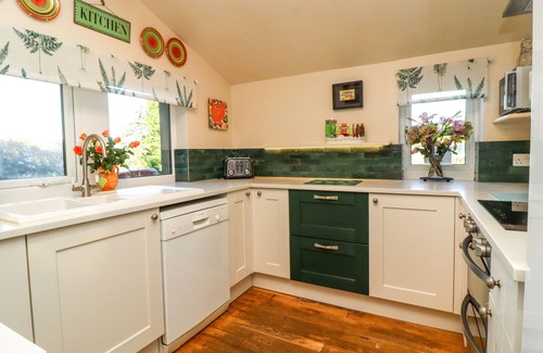 Grassington Cottage | 1 BRIDGE END & GARDEN, pet friendly in Grassington