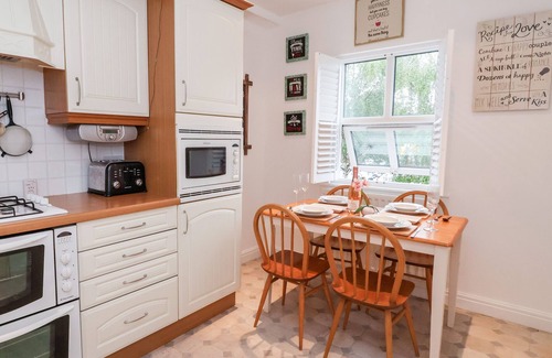 Beverley House | 1 COCKERILL FOLD, pet friendly, with a garden in Beverley