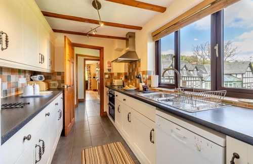 Trefeglwys House | 1 Derw Cottages - Four Bedroom House, Sleeps 8