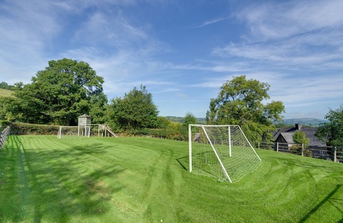 Trefeglwys House | 1 Derw Cottages - Four Bedroom House, Sleeps 8