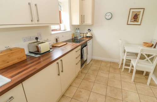 Hebden Bridge Cottage | 1 HORSEHOLD COTTAGE, pet friendly, with open fire in Hebden Bridge