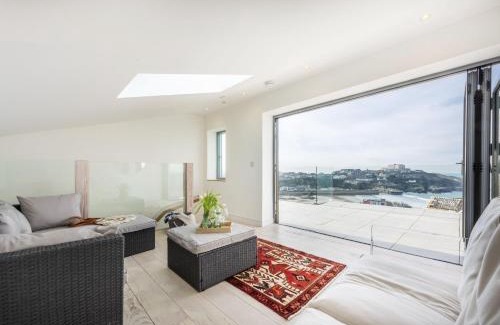 Newquay City Centre House | 1 Island Reach