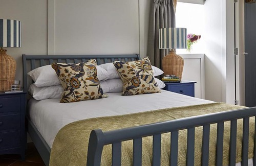 North Barsham Apartment | 1 kingsize, 1 kingsize zip n link can be singles, 3 doubles, 1 twin, 2 travel cots