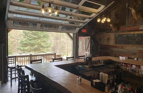 Cooksburg Apartment | 1-Lodge Room