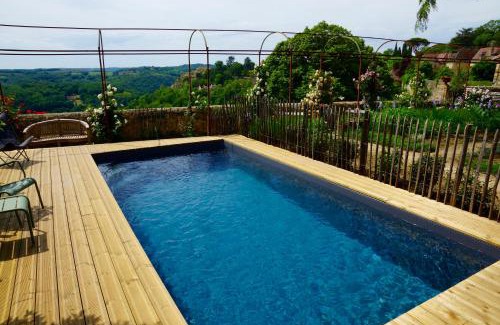 Domme Bed & Breakfast | 1 logis à Domme - Piscine & SPA