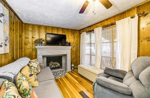 Springville House | 1 Mi to Buchanan Resort Home with Deck and Yard!