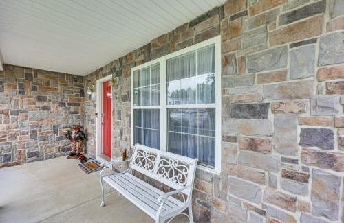 Issue House | 1 Mi to Colonial Beach Boardwalk! Cozy Family Home