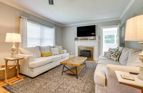 Greer House | 1 Mi to Downtown Greer Family Home with Gazebo!