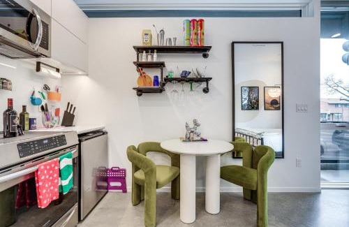Land Park Apartment | 1 Mi to Downtown Sacramento WFH-Friendly Studio!