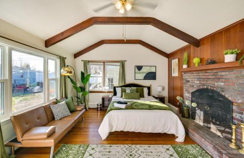 Salem Apartment | 1 Mi to Downtown Salem Studio with Fire Pit Access