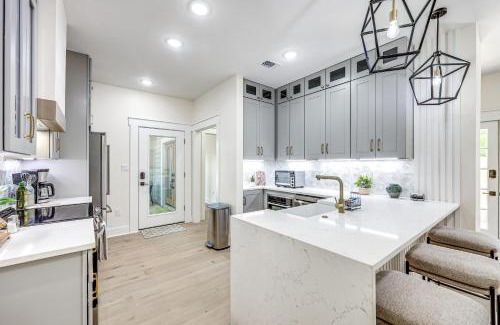 Arsenal House | 1 Mi to Dtwn Family Home in San Antonio!