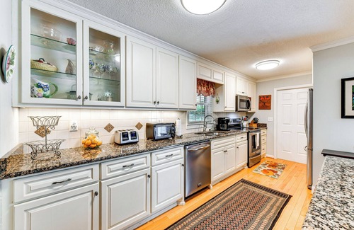 Hudson House | 1 Mi to Dtwn: Home w/Fire Pit & Deck in Hudson!