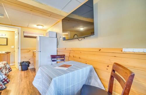 Pittsburg Apartment | 1 Mi to Lake Francis: Mountain-View Studio Retreat