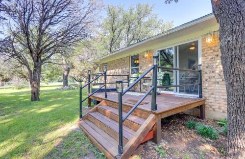 Morgan House | 1 Mi to Lake Whitney Morgan Home with Deck!
