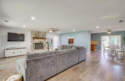 Morgan House | 1 Mi to Lake Whitney Morgan Home with Deck!