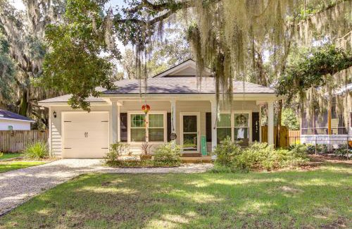 Darien House | 1 Mi to Riverfront Darien Family Home