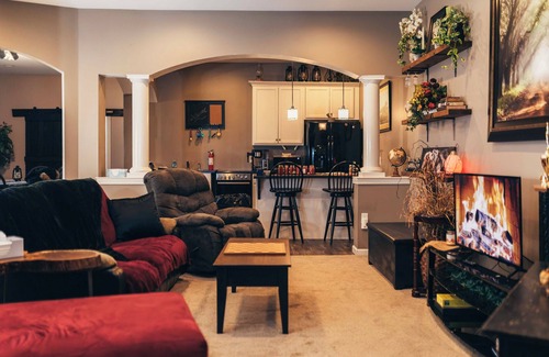 New Holland Apartment | 1 Mi to Shops & Eats on Main St: New Holland Abode