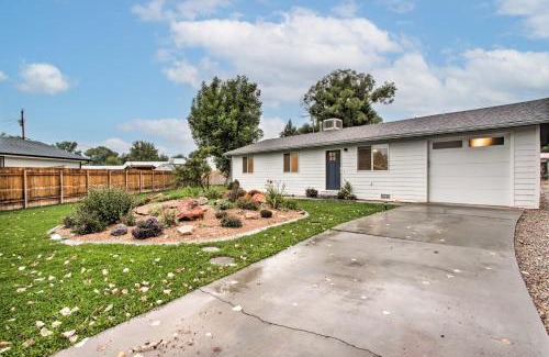Clifton House | 1 Mi to Winery Clifton Escape with Grill and Yard!