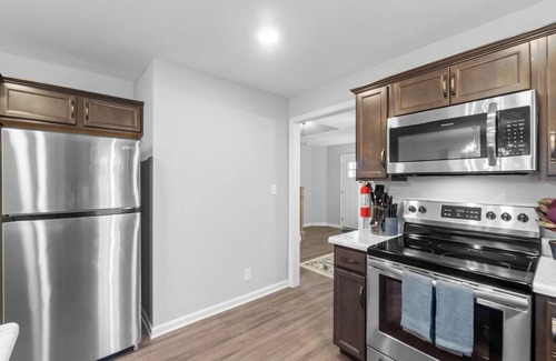 Clarksville House | 1-Mile to Downtown Clarksville! 2 Comfy Homes!