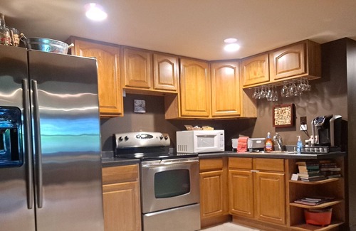 Donelson Apartment | 1 mile to Grand Ole Opry and Gaylord Opryland; Full Kitchen & Patio with Firepit